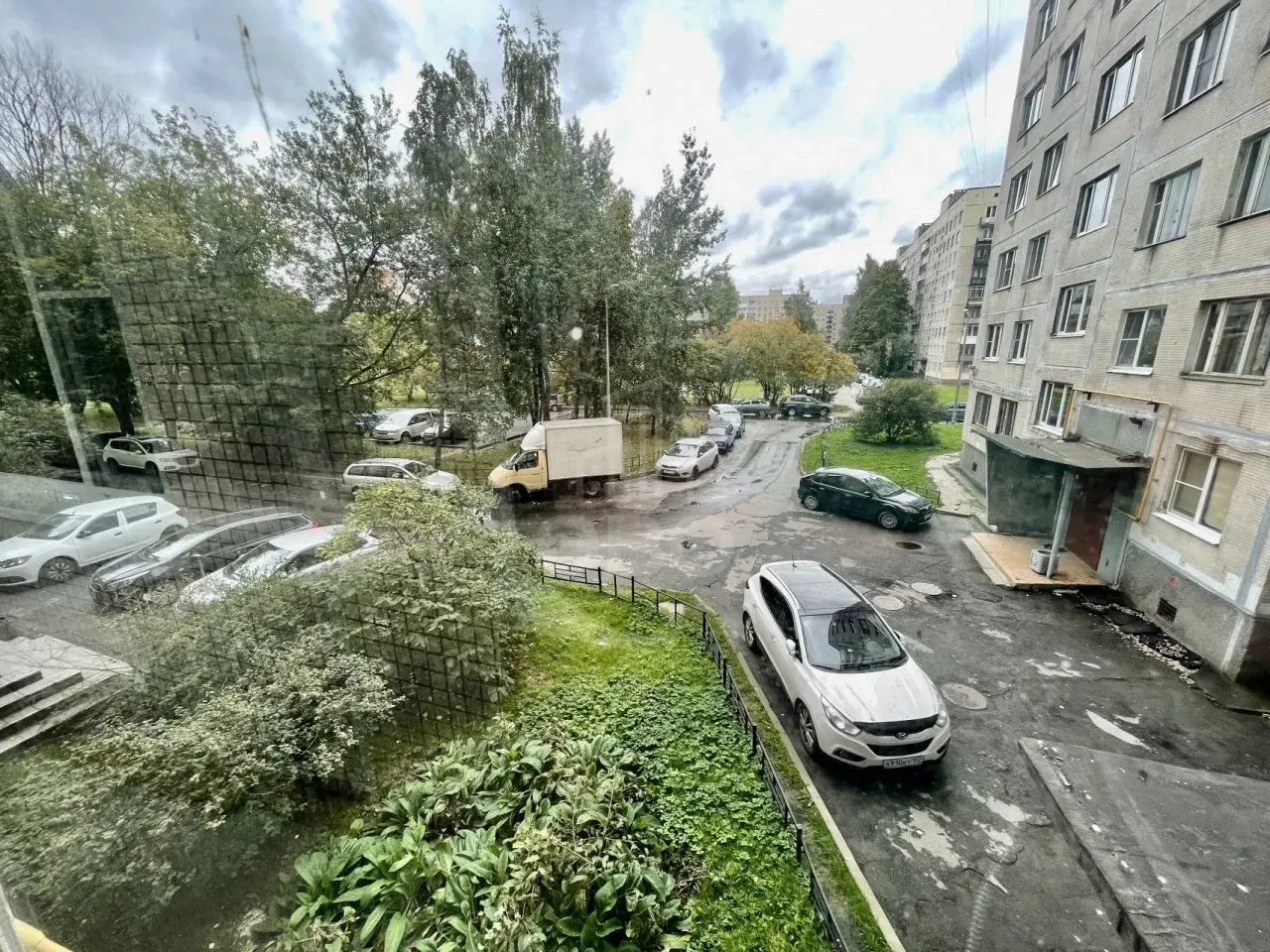 трехкомнатная квартира в Санкт-Петербурге по адресу: Ивана Фомина ул., 13, к 1