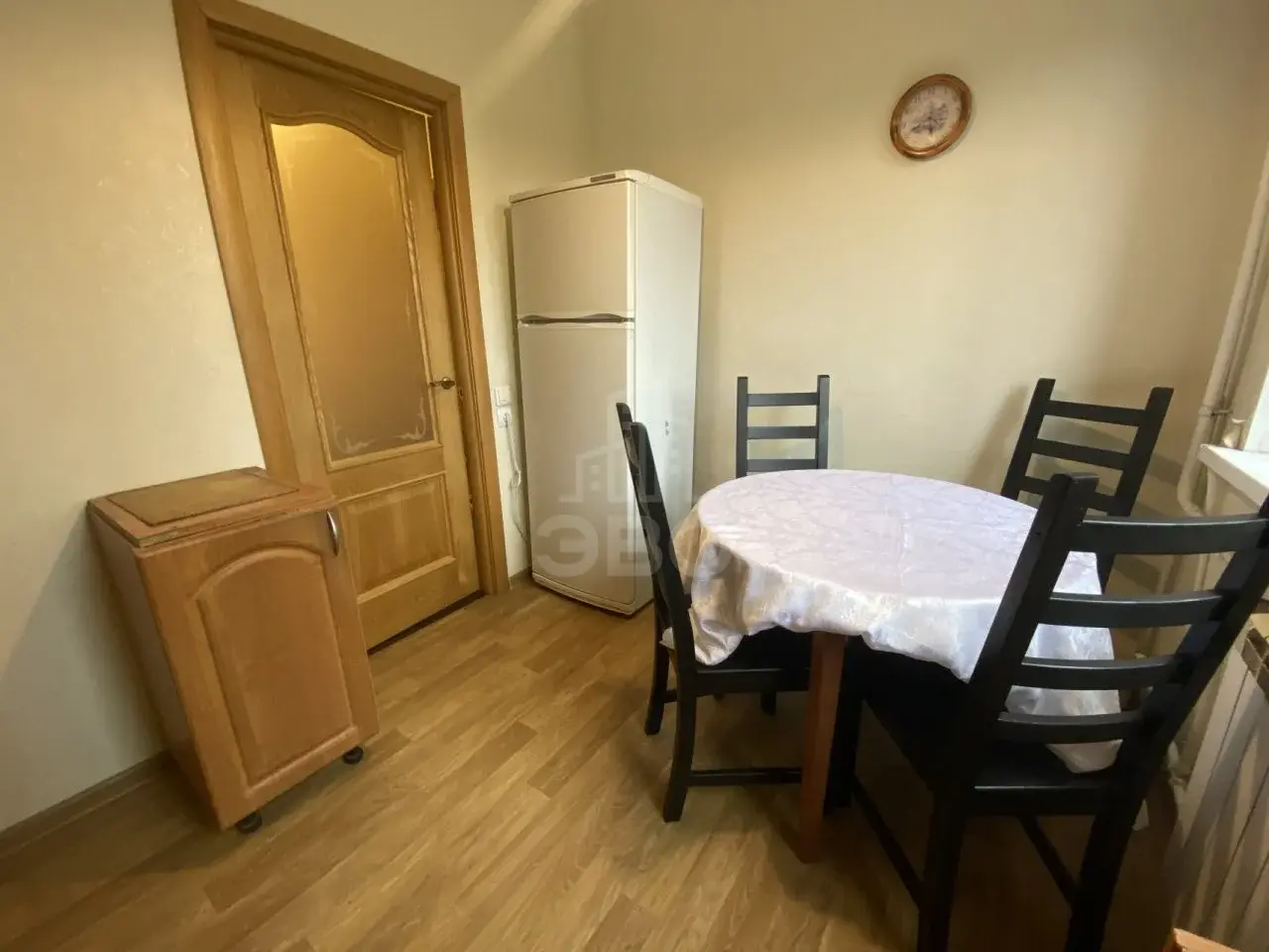 трехкомнатная квартира в Санкт-Петербурге по адресу: Малая Бухарестская ул., 11