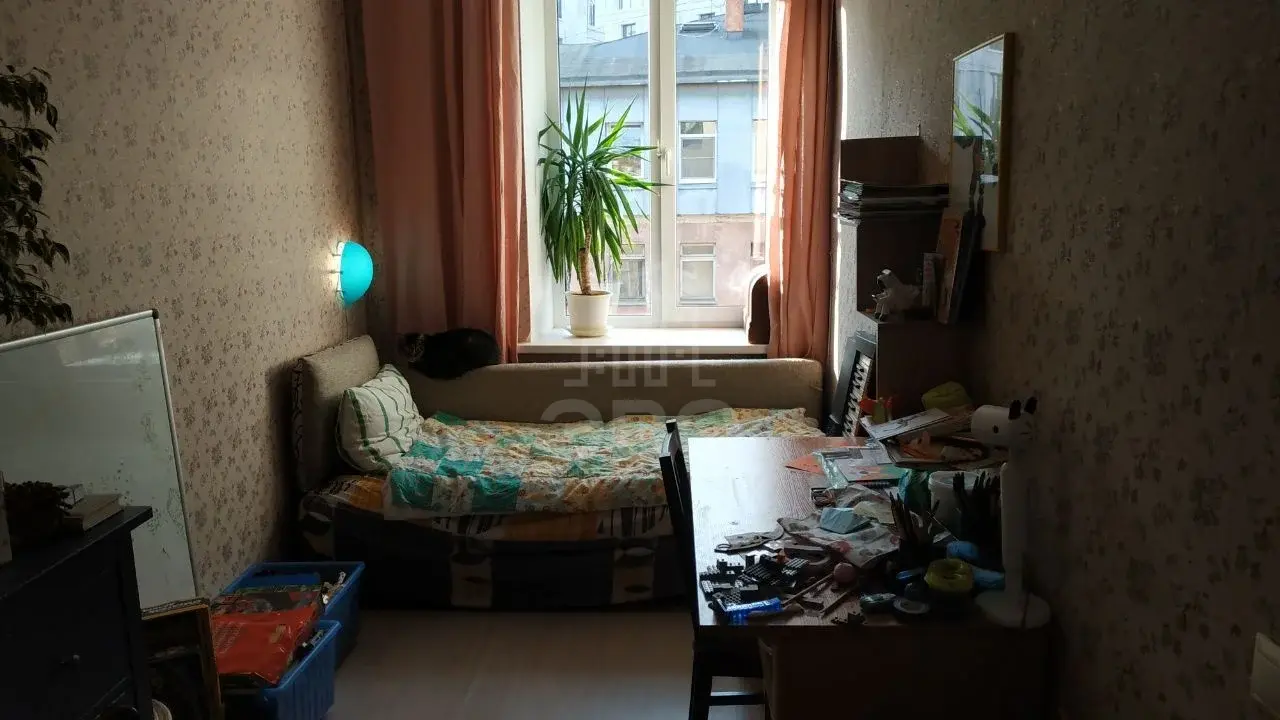 трехкомнатная квартира в Санкт-Петербурге по адресу: Моисеенко ул., 8-10