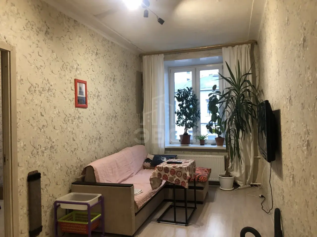 трехкомнатная квартира в Санкт-Петербурге по адресу: Моисеенко ул., 8-10