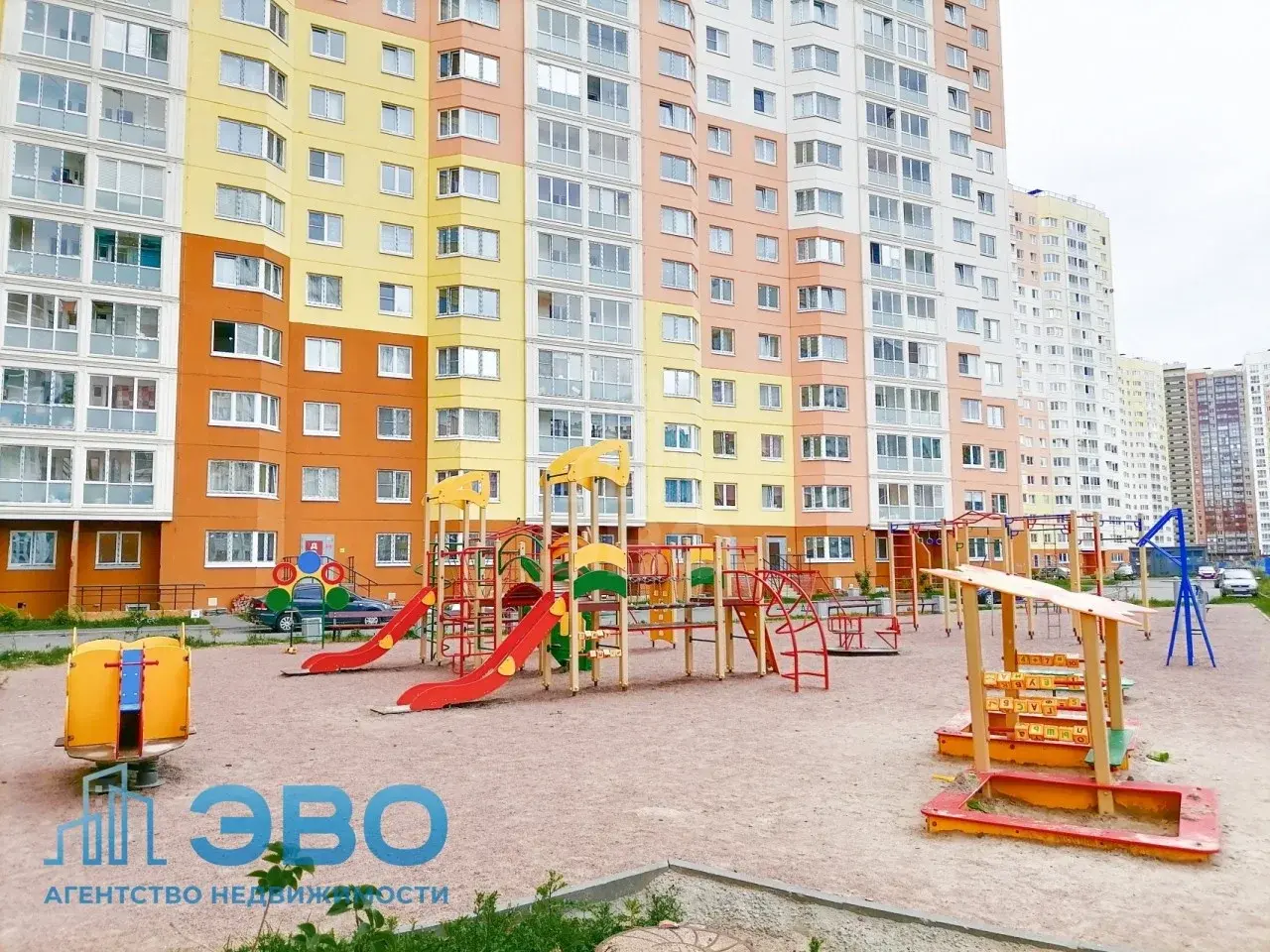 однокомнатная квартира в Санкт-Петербурге по адресу: Глухарская ул., 27, к 1