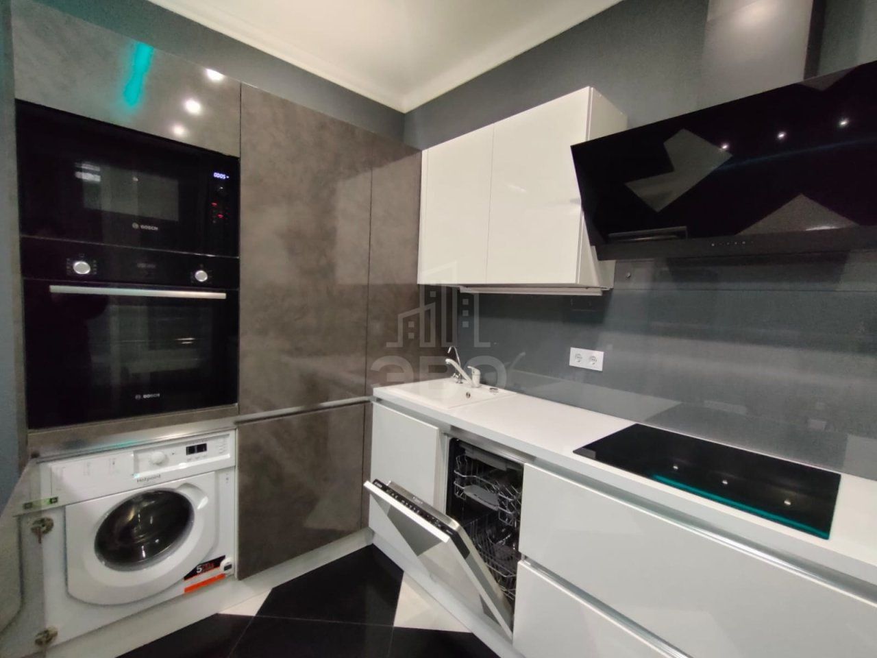 двухкомнатная квартира в Санкт-Петербург по адресу: Киевская ул., 3