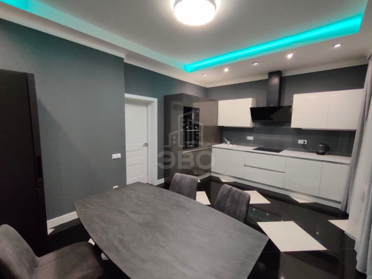 двухкомнатная квартира в Санкт-Петербург по адресу: Киевская ул., 3