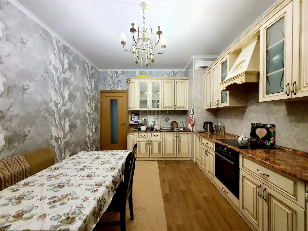 трехкомнатная квартира в Санкт-Петербурге по адресу: Южное ш., 51, к 1