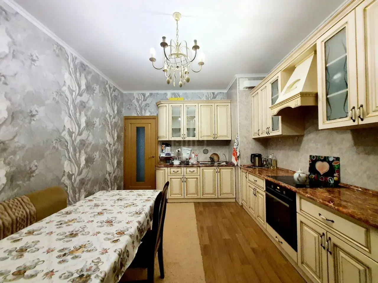 трехкомнатная квартира в Санкт-Петербурге по адресу: Южное ш., 51, к 1