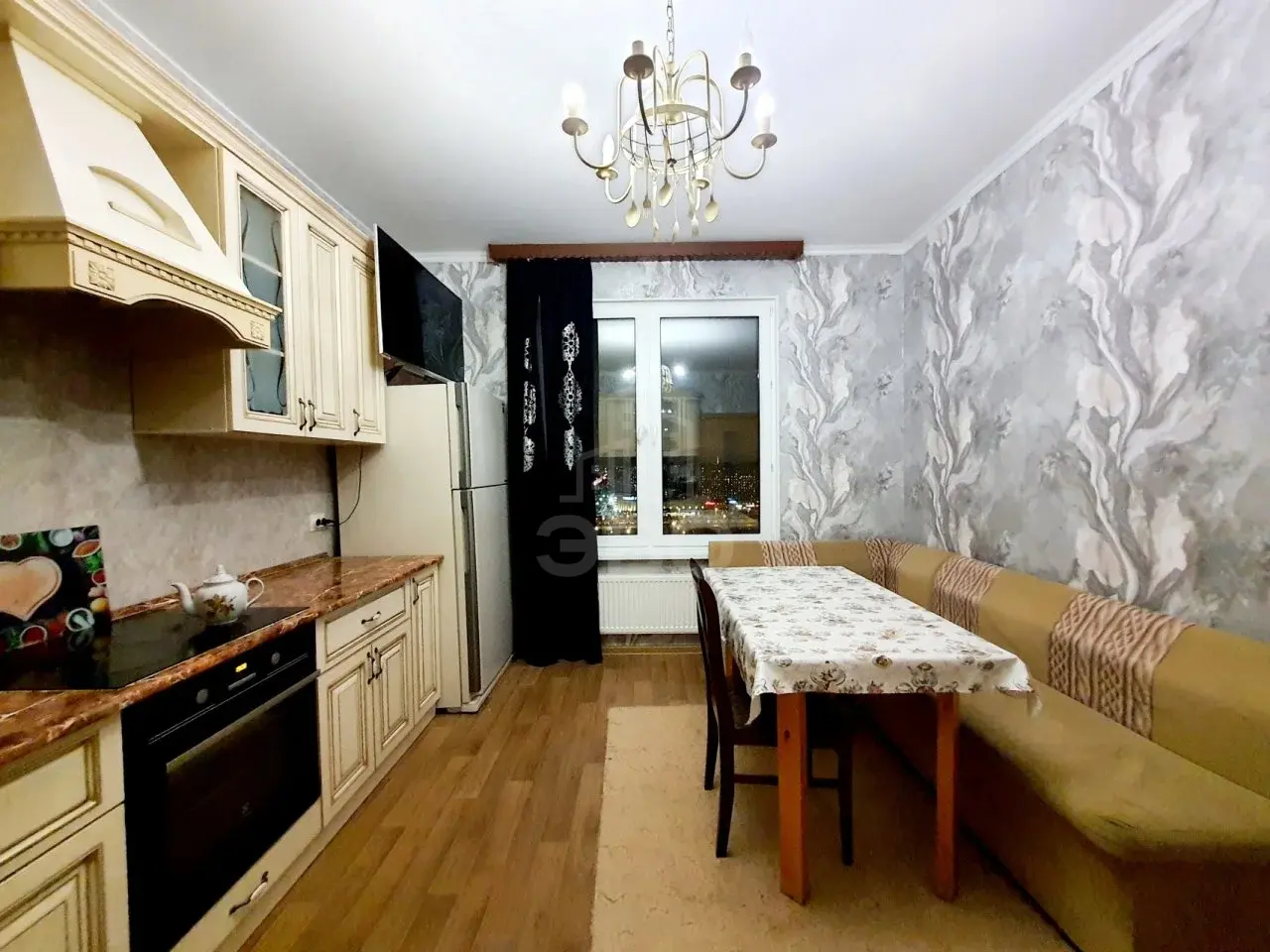 трехкомнатная квартира в Санкт-Петербурге по адресу: Южное ш., 51, к 1