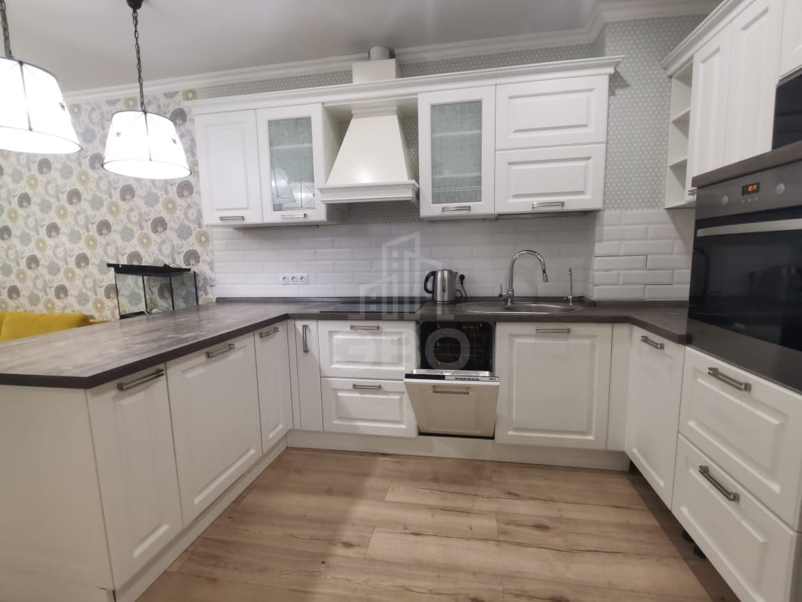 двухкомнатная квартира в Санкт-Петербурге по адресу: Бадаева ул., 6, к 1