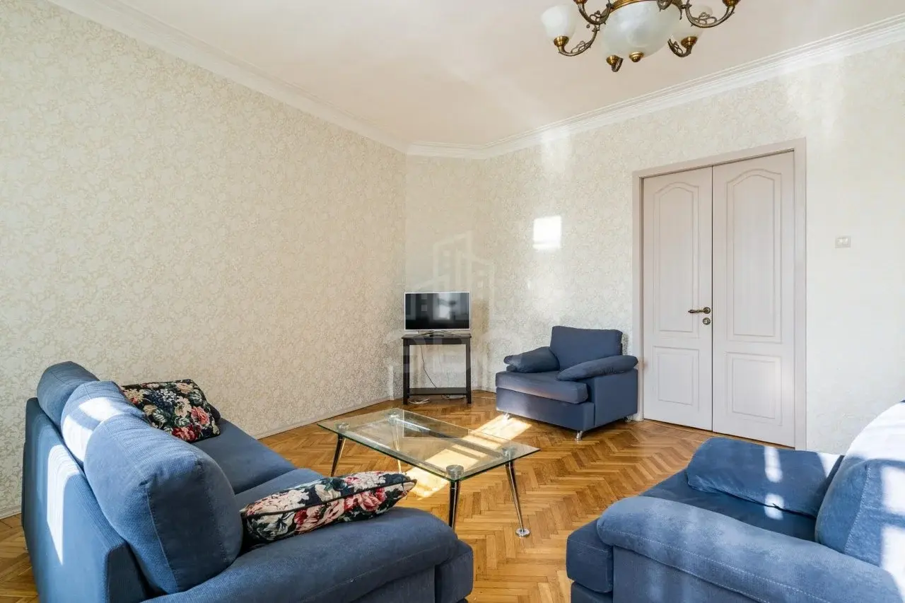 трехкомнатная квартира в Санкт-Петербурге по адресу: Реки Фонтанки наб., 12