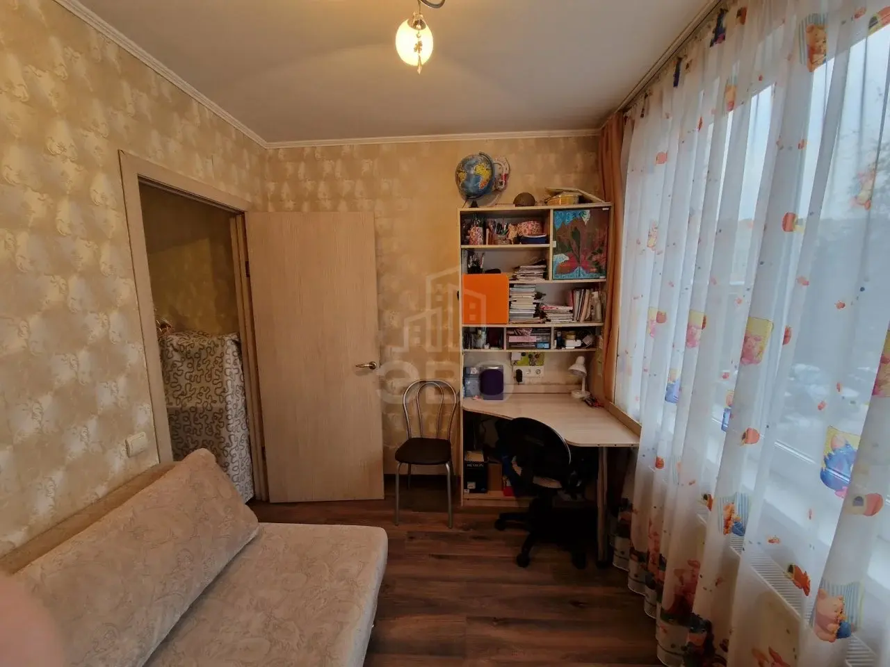 двухкомнатная квартира в Санкт-Петербурге по адресу: Славы проспект, 27