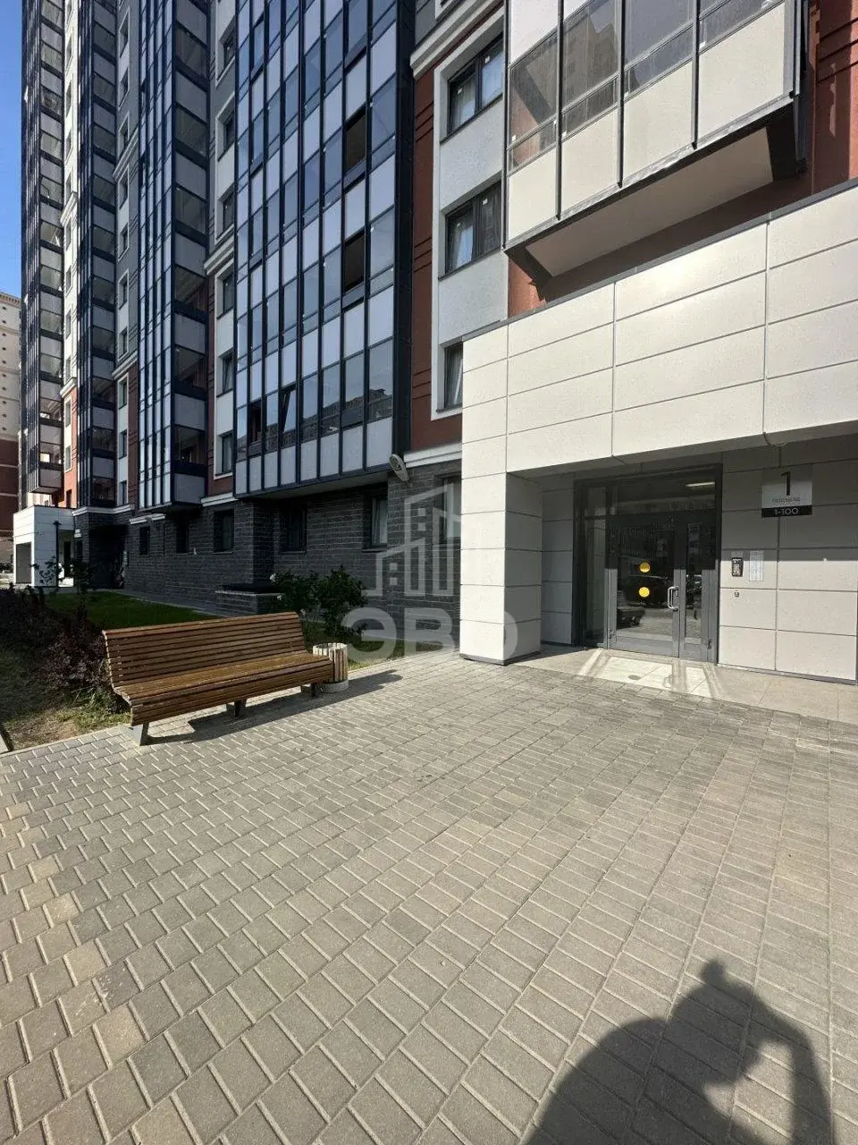 трехкомнатная квартира в Санкт-Петербурге по адресу: Дыбенко ул., 7, к 1