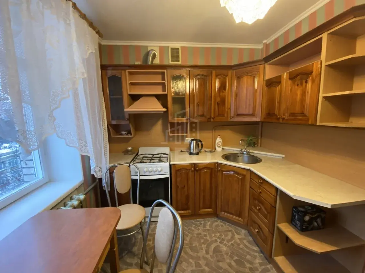 трехкомнатная квартира в Санкт-Петербурге по адресу: Космонавтов проспект, 44