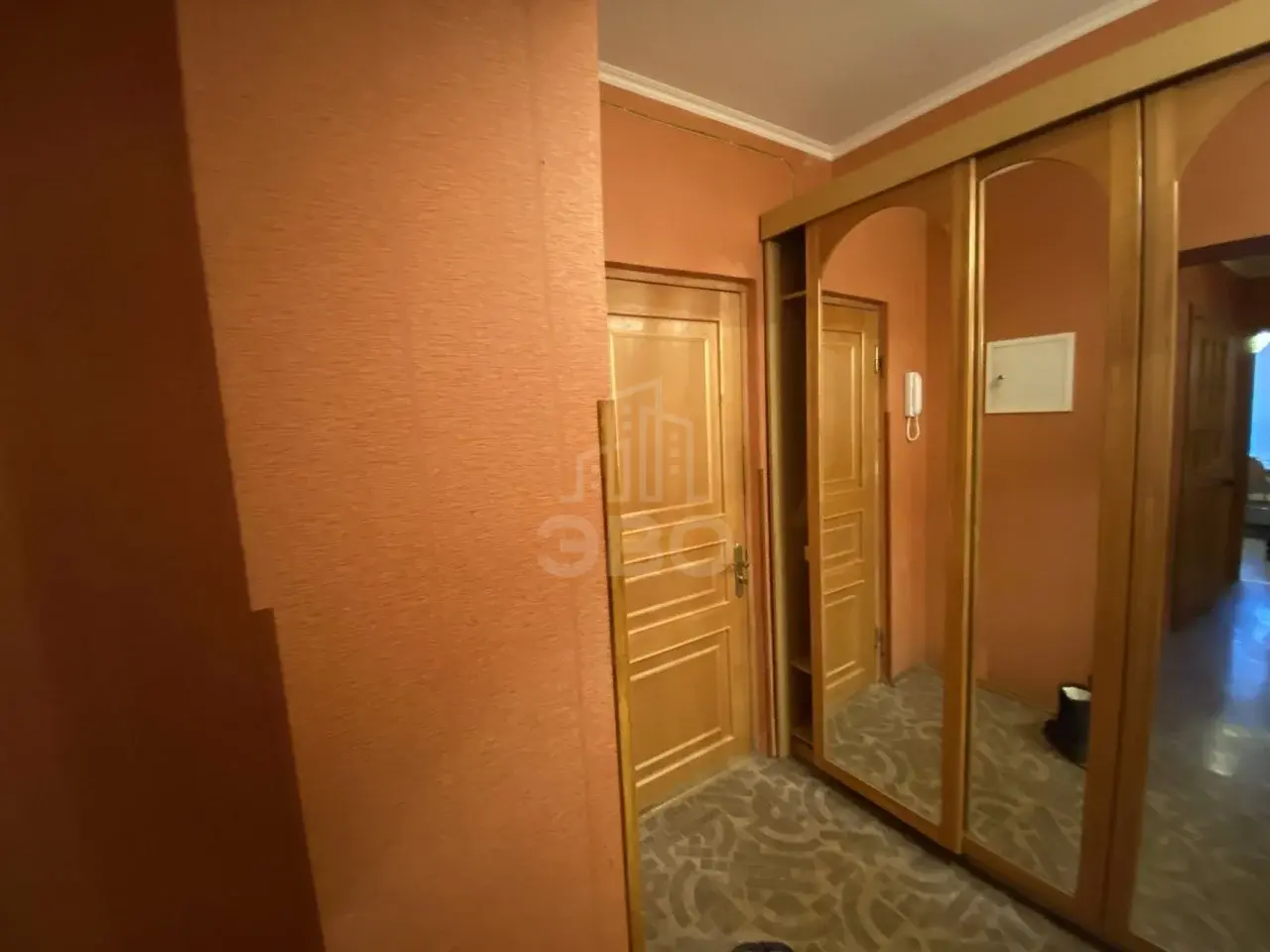 трехкомнатная квартира в Санкт-Петербурге по адресу: Космонавтов проспект, 44