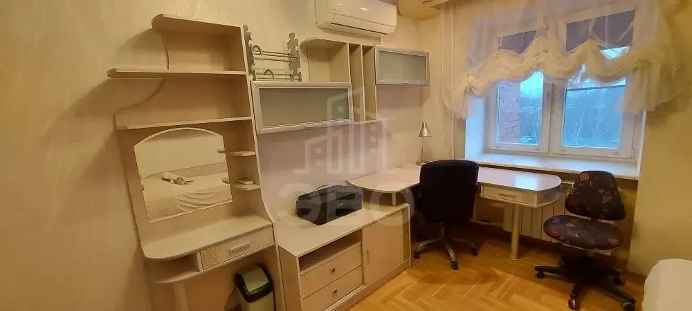 трехкомнатная квартира в Санкт-Петербурге по адресу: Тихорецкий проспект, 11, к 4