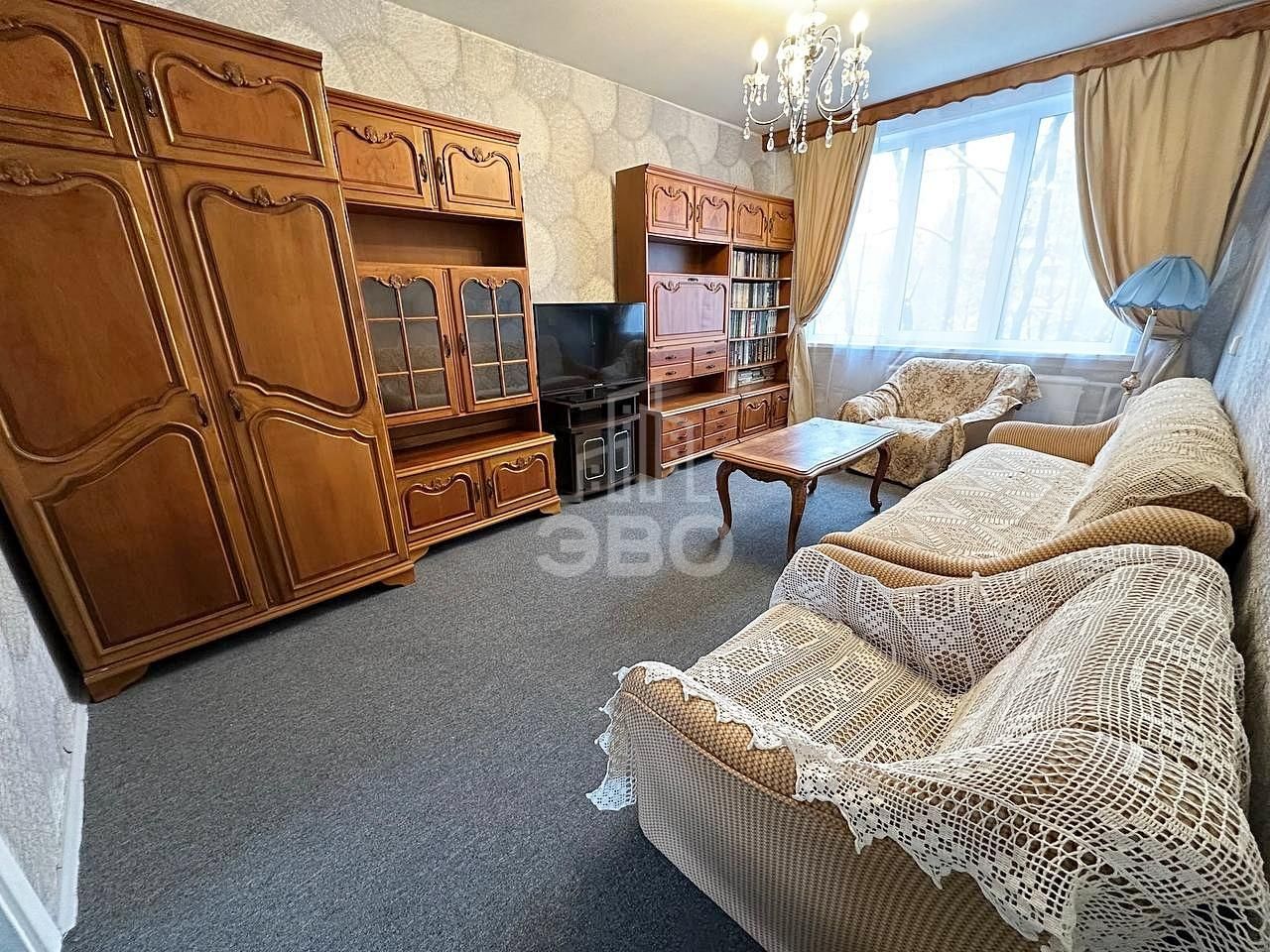 трехкомнатная квартира в Санкт-Петербурге по адресу: Художников проспект, 27, к 1