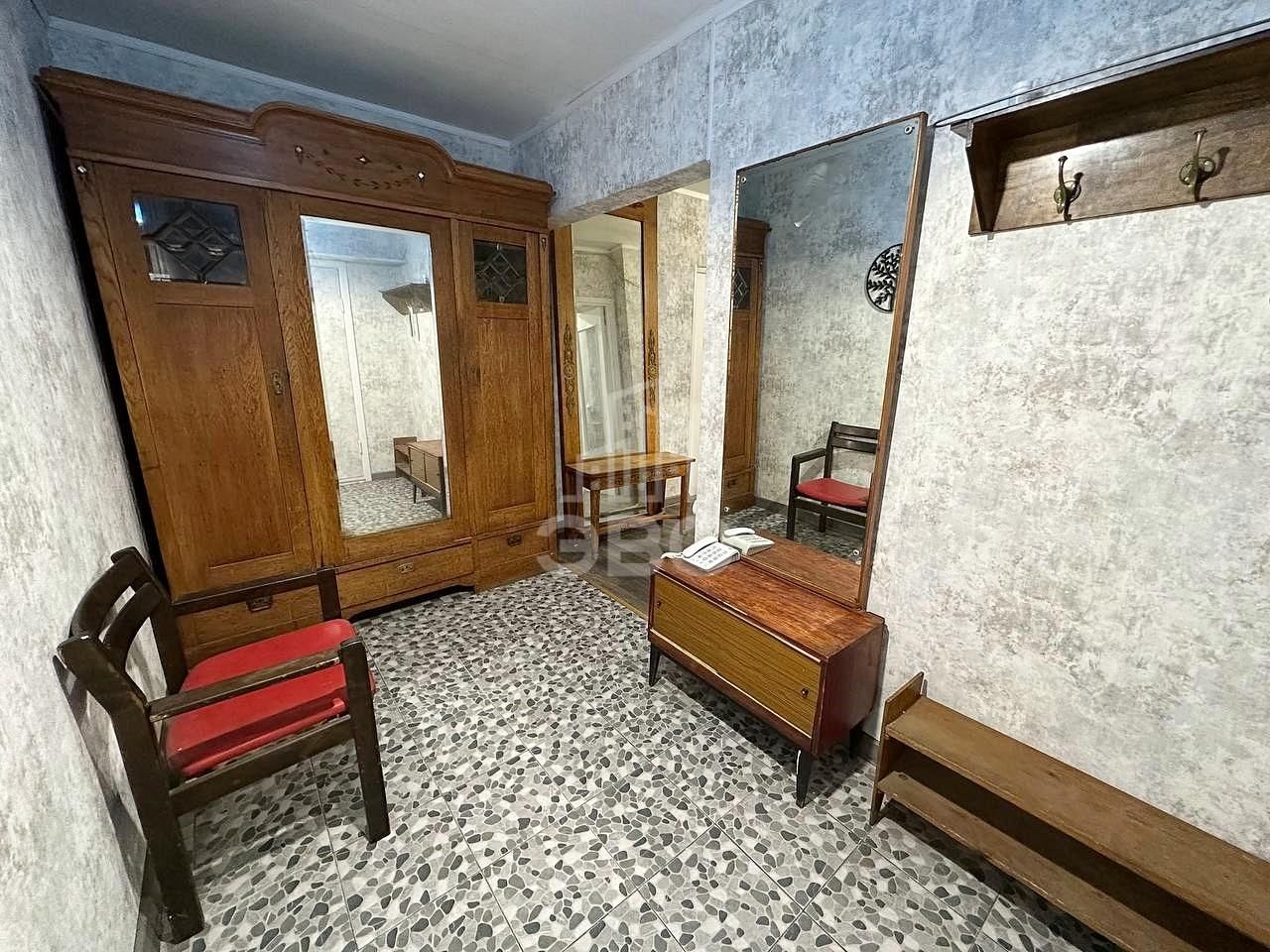 трехкомнатная квартира в Санкт-Петербурге по адресу: Художников проспект, 27, к 1