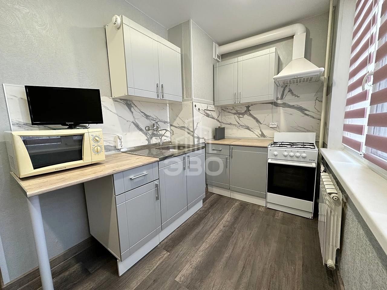 трехкомнатная квартира в Санкт-Петербурге по адресу: Художников проспект, 27, к 1