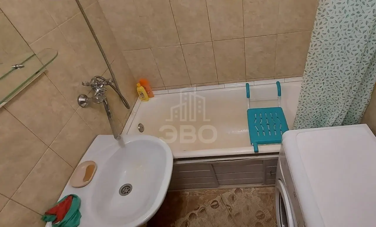 двухкомнатная квартира в Санкт-Петербурге по адресу: Стасовой ул., 4, к 1