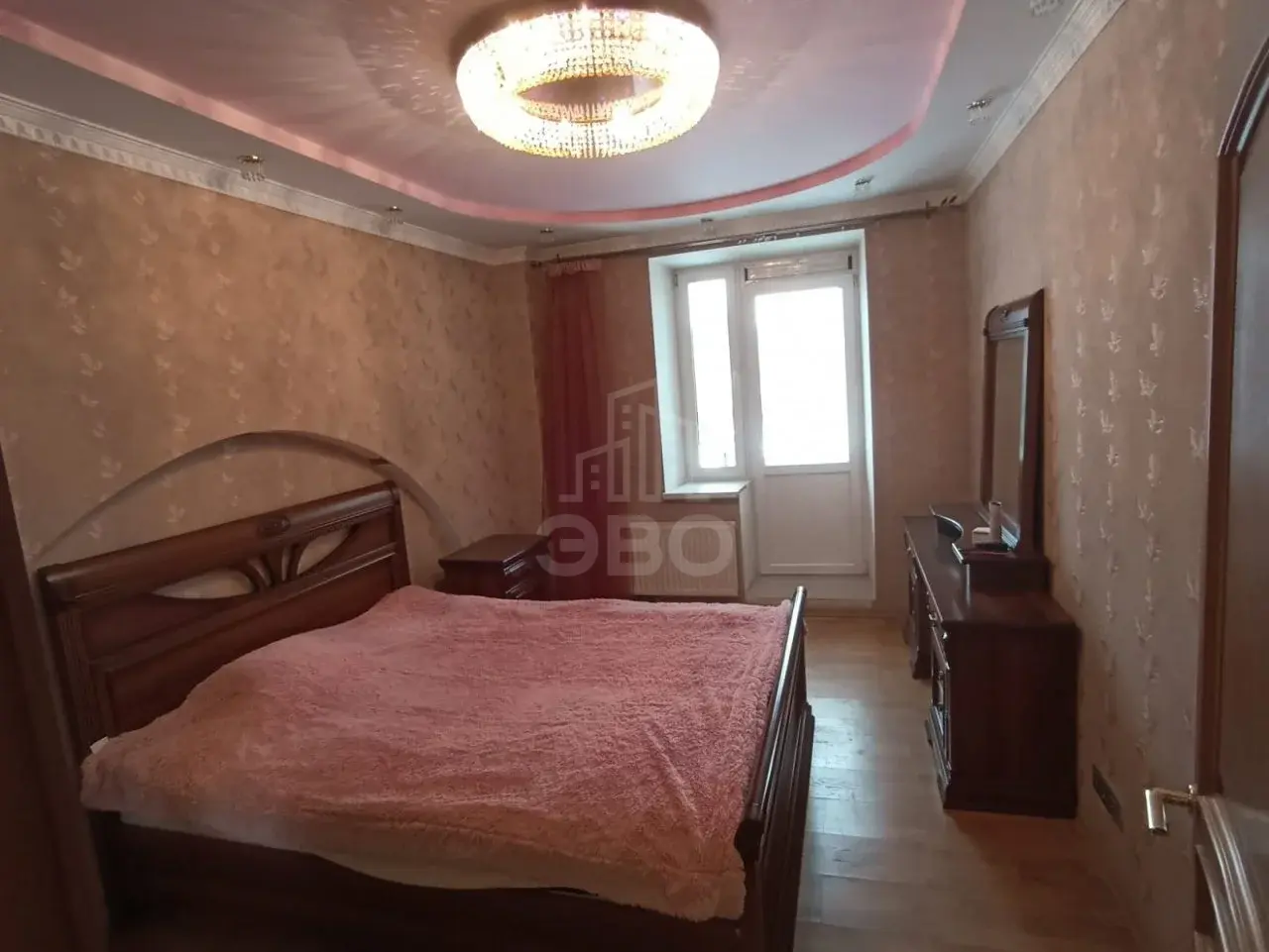трехкомнатная квартира в Санкт-Петербурге по адресу: Учительская ул., 18, к 3