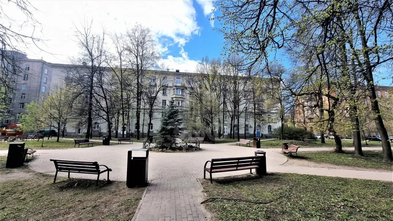 трехкомнатная квартира в Санкт-Петербурге по адресу: Московский проспект, 195