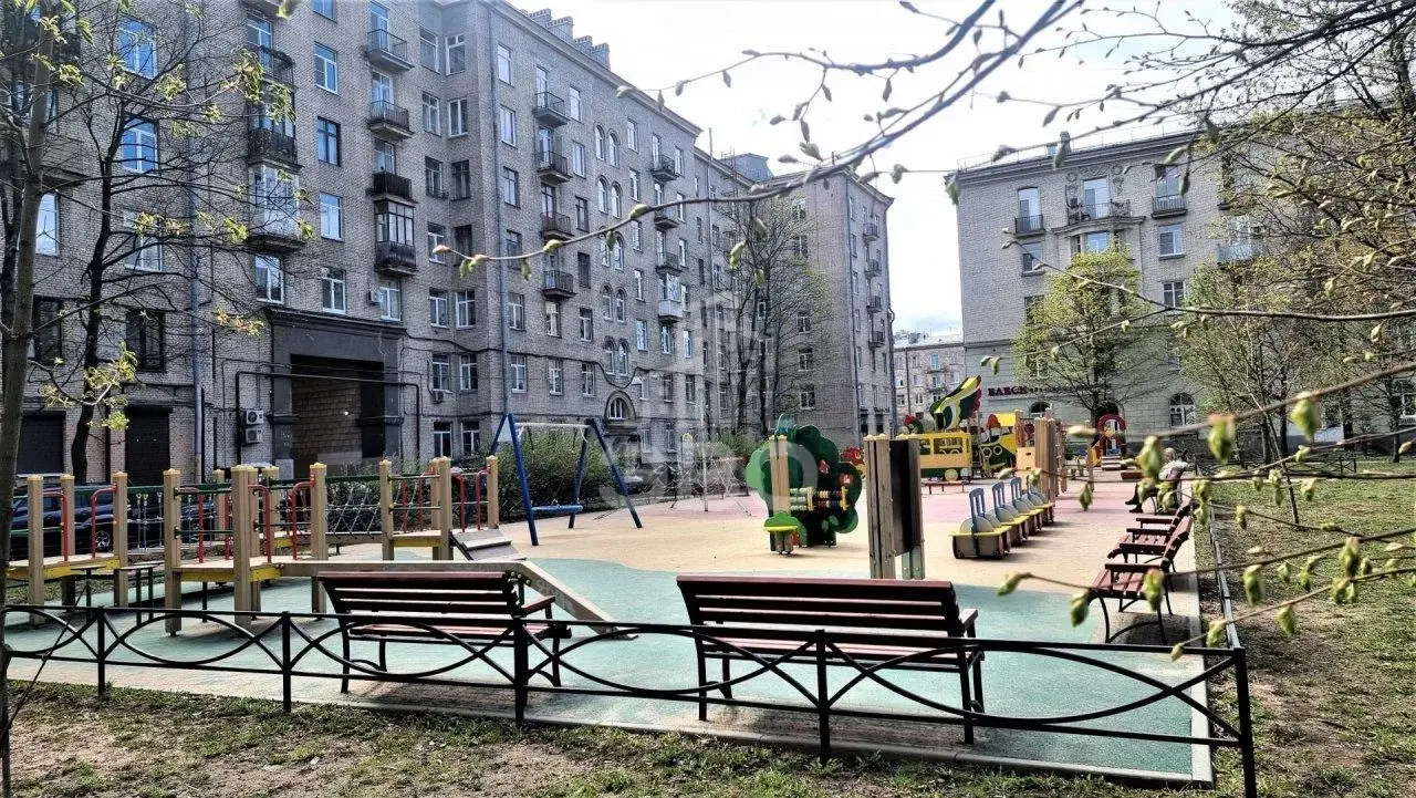 трехкомнатная квартира в Санкт-Петербурге по адресу: Московский проспект, 195