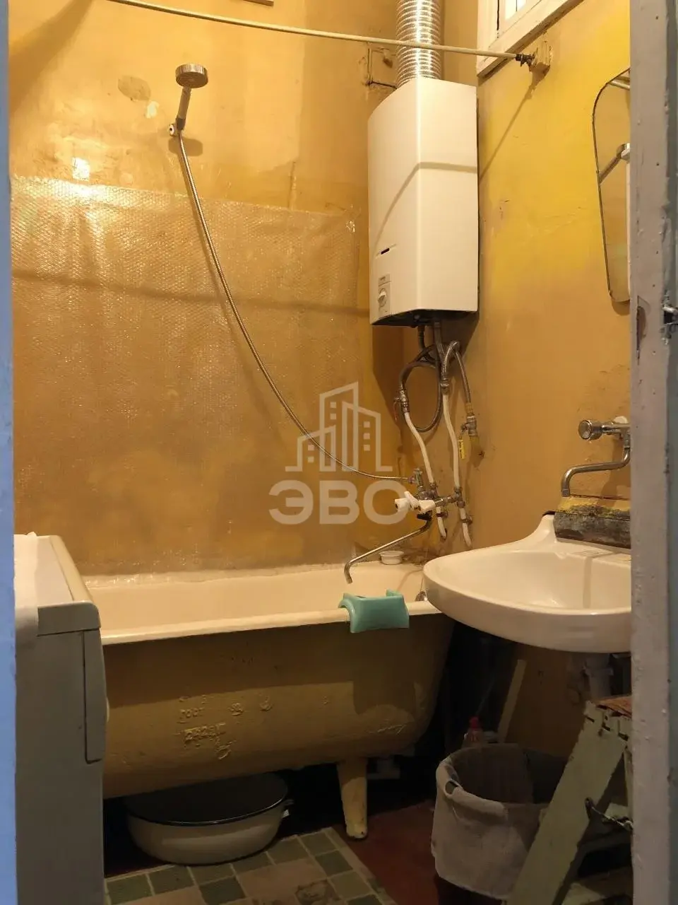 комната в Санкт-Петербурге по адресу: Полярников ул., 5