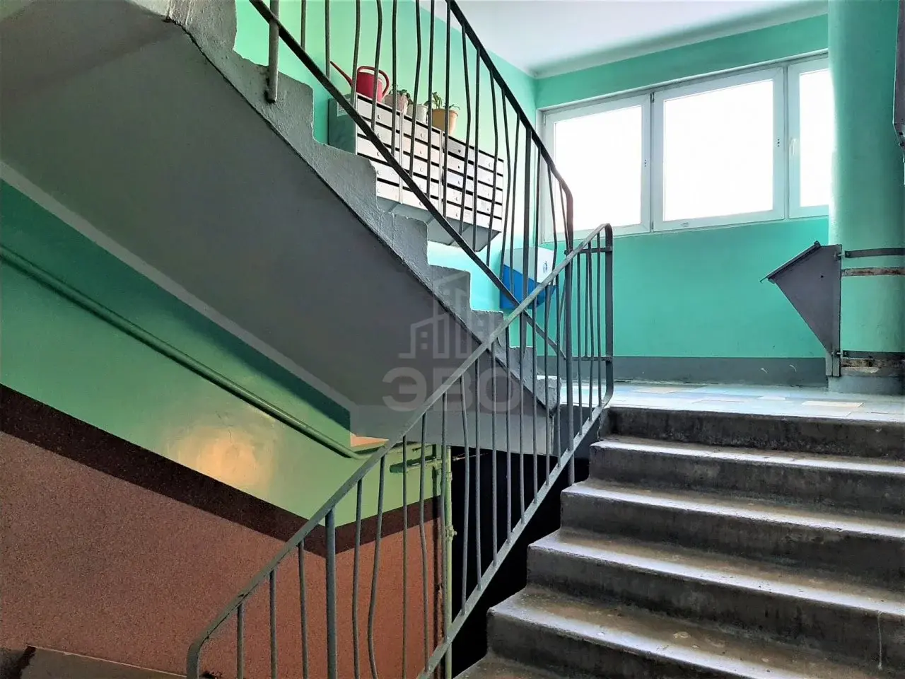 трехкомнатная квартира в Санкт-Петербурге по адресу: Парашютная ул., 4, к 1