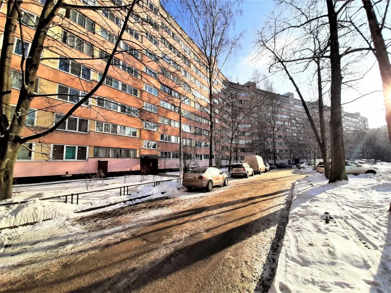 трехкомнатная квартира в Санкт-Петербурге по адресу: Парашютная ул., 4, к 1