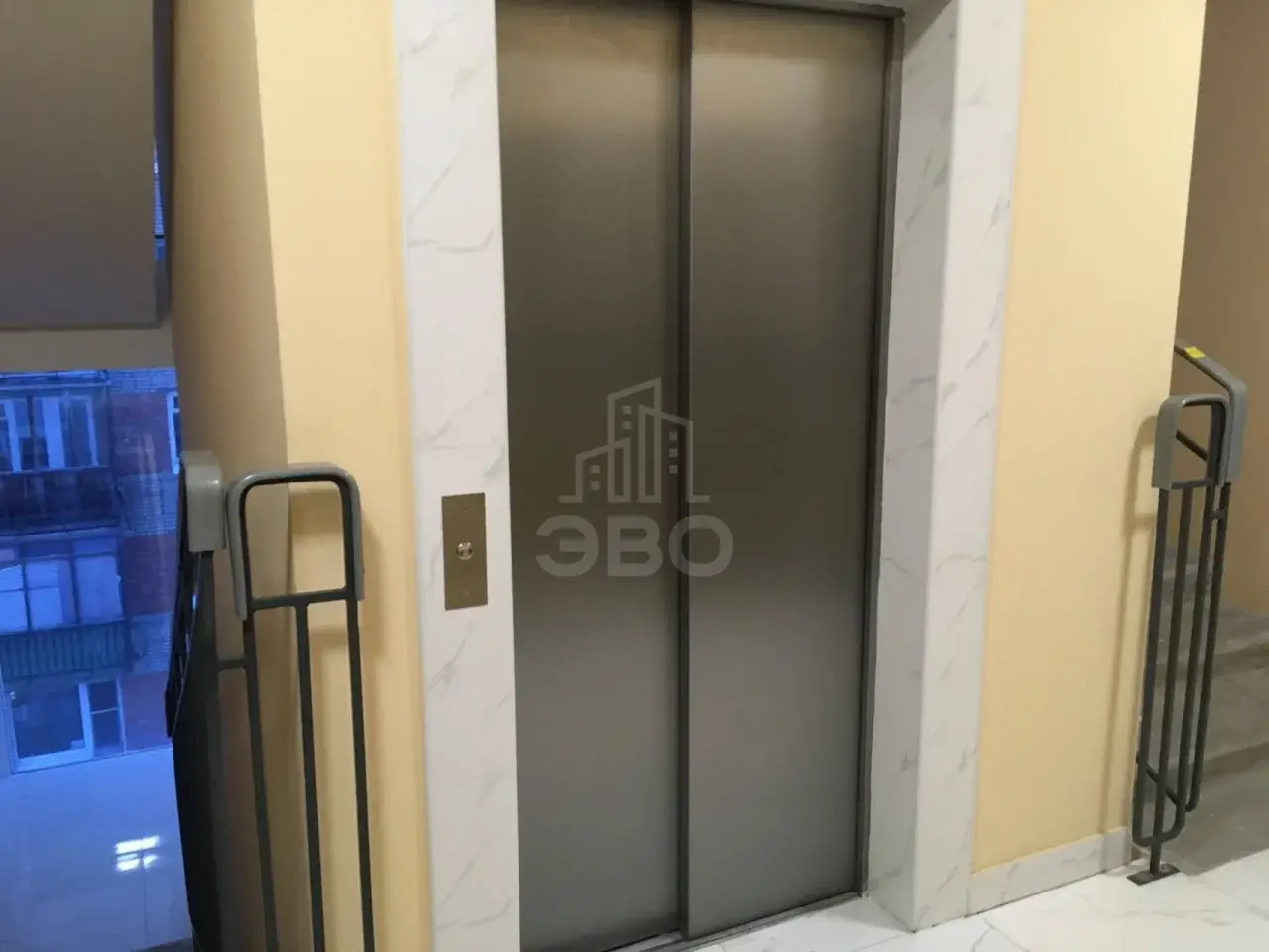 двухкомнатная квартира в Санкт-Петербурге по адресу: Лени Голикова ул., 15, к 6