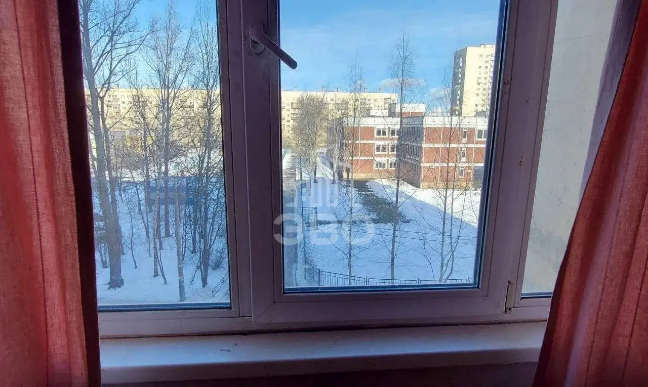 трехкомнатная квартира в Санкт-Петербурге по адресу: Тельмана ул., 43, к 3, литера А