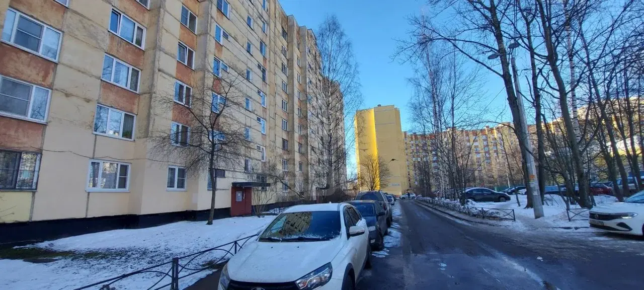 трехкомнатная квартира в Санкт-Петербурге по адресу: Тельмана ул., 43, к 3, литера А