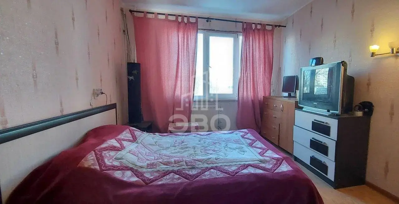 трехкомнатная квартира в Санкт-Петербурге по адресу: Тельмана ул., 43, к 3, литера А