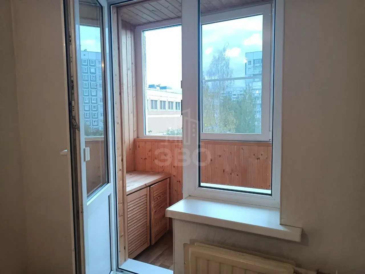 трехкомнатная квартира в Санкт-Петербурге по адресу: Камышовая ул., 16