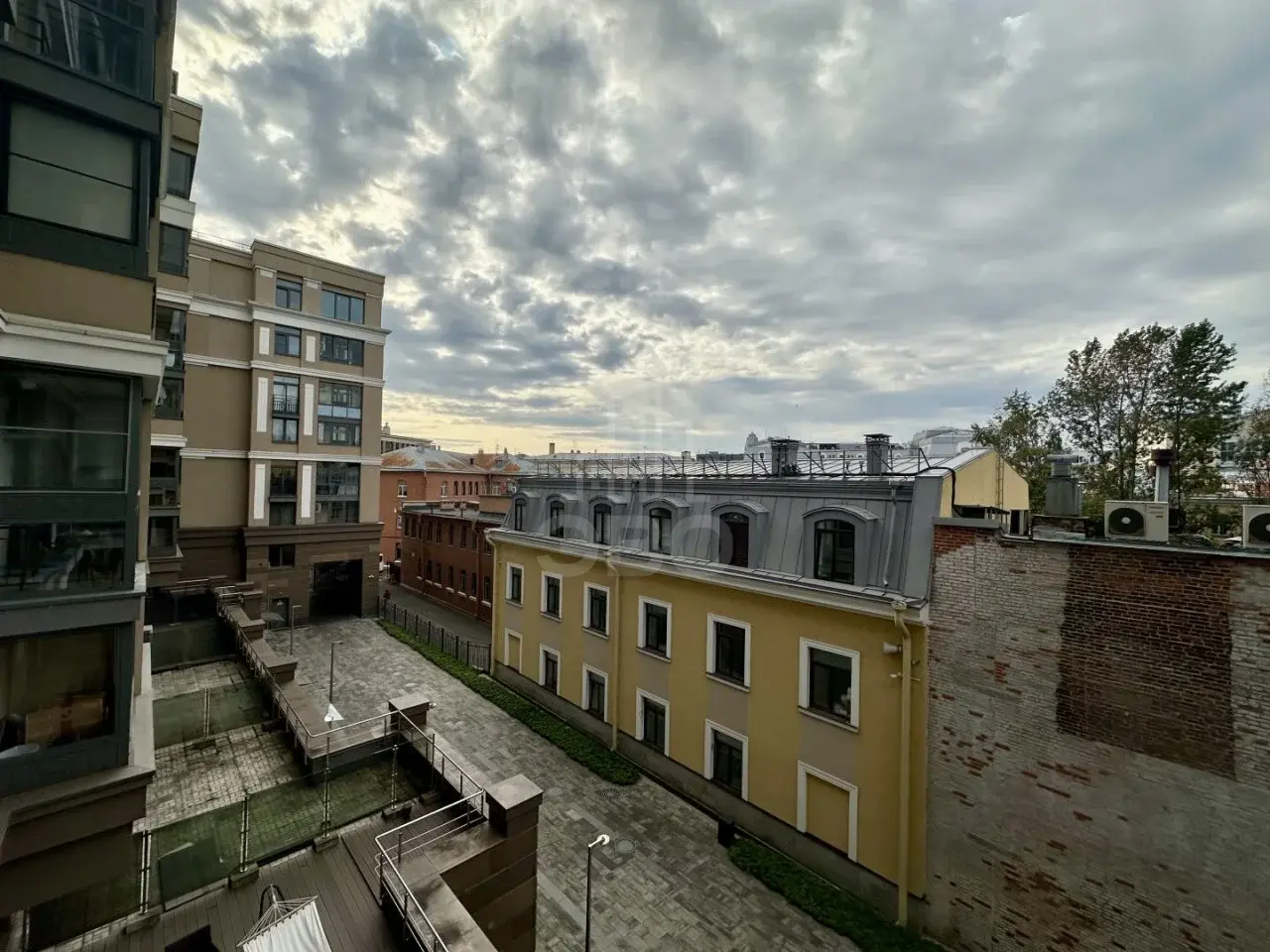 однокомнатная квартира в Санкт-Петербурге по адресу: Полтавский проезд, 3