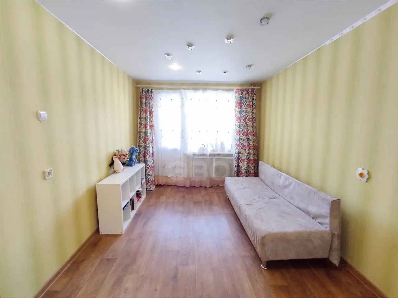 двухкомнатная квартира в Санкт-Петербурге по адресу: Коммуны ул., 30