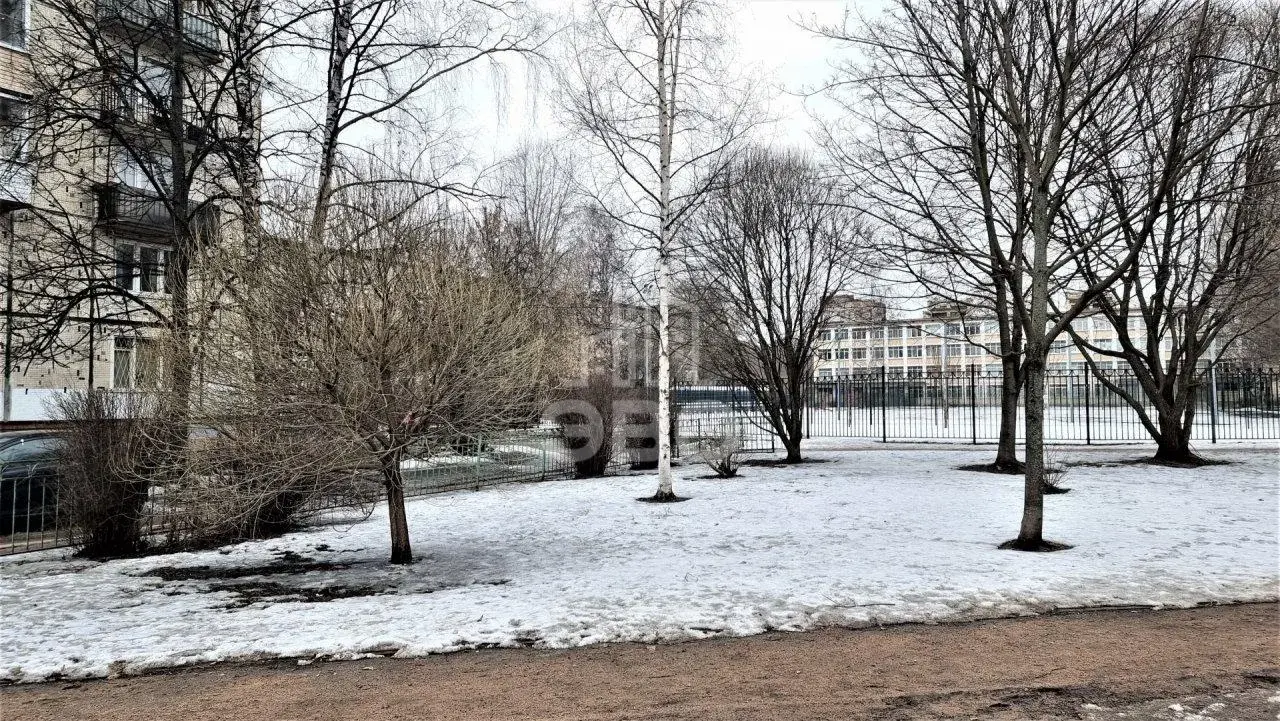 трехкомнатная квартира в Санкт-Петербурге по адресу: Большая Пороховская ул., 34