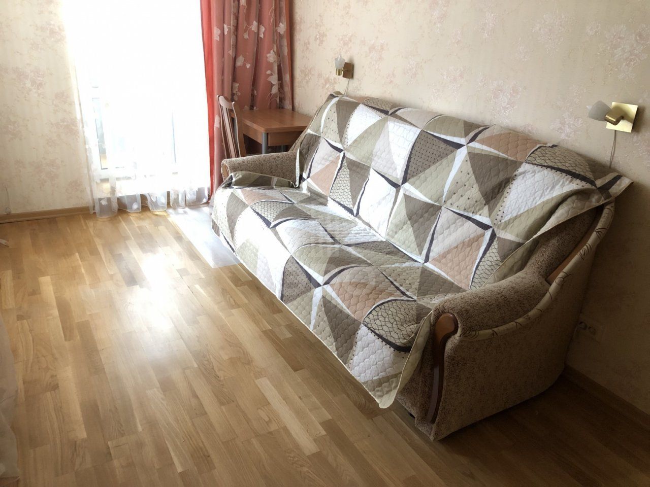 двухкомнатная квартира в Санкт-Петербурге по адресу: Космонавтов проспект, 65, к 1