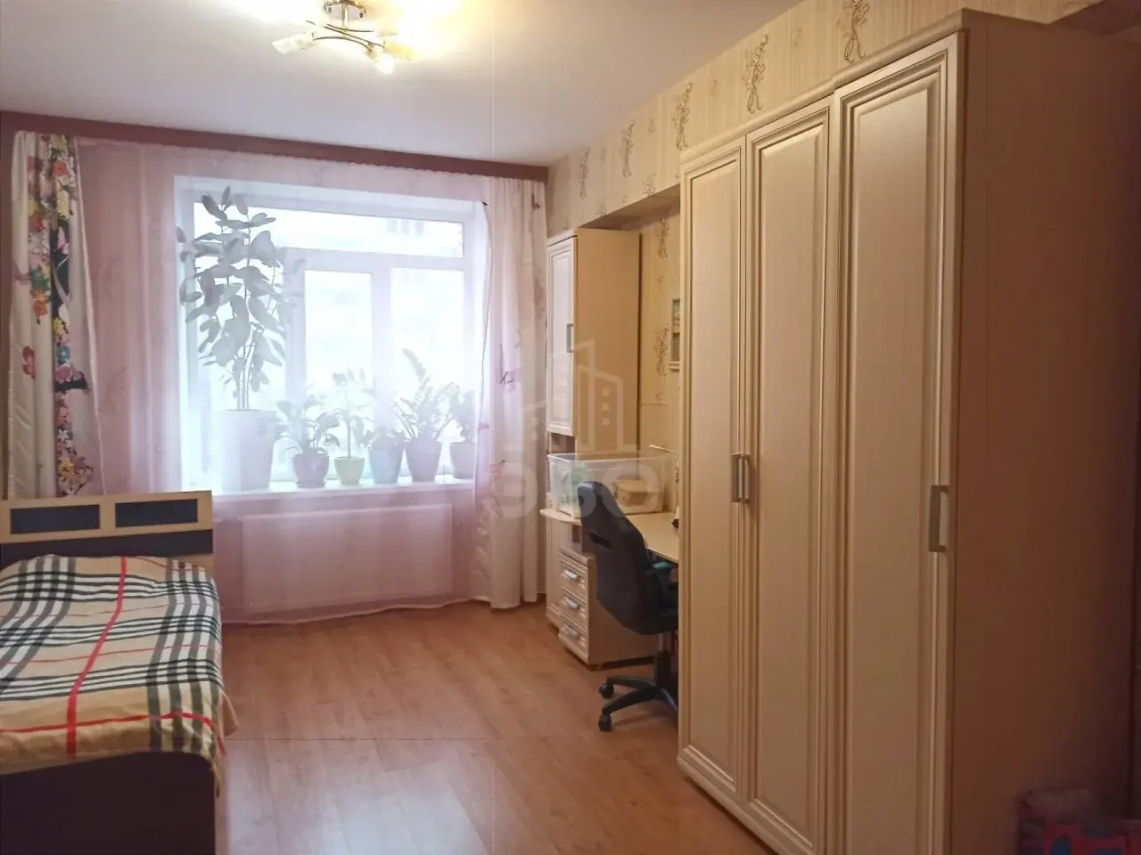 трехкомнатная квартира в Санкт-Петербурге по адресу: Руставели ул., 60
