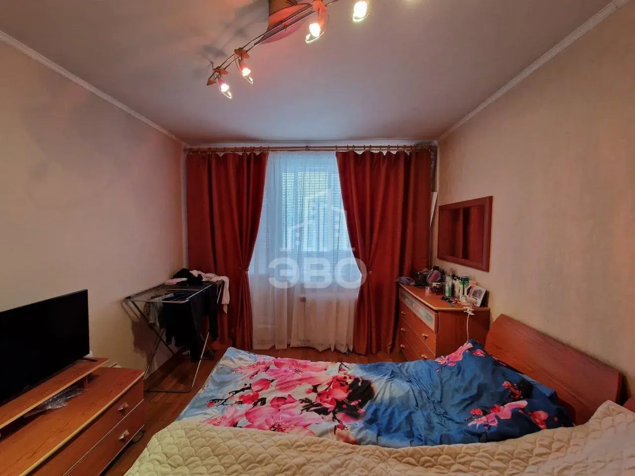 трехкомнатная квартира в Санкт-Петербурге по адресу: Белы Куна ул., 15, к 1, литера А