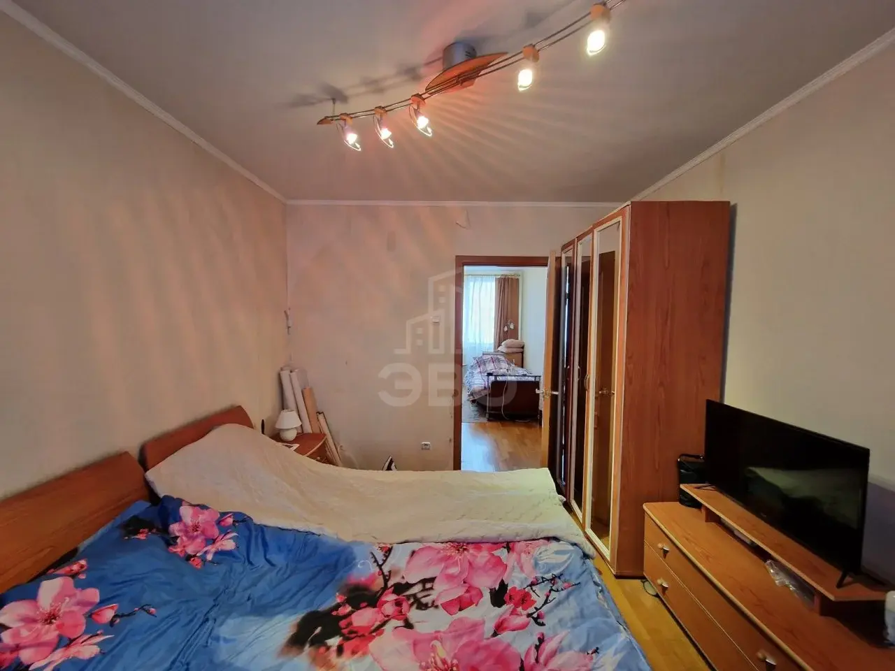 трехкомнатная квартира в Санкт-Петербурге по адресу: Белы Куна ул., 15, к 1, литера А