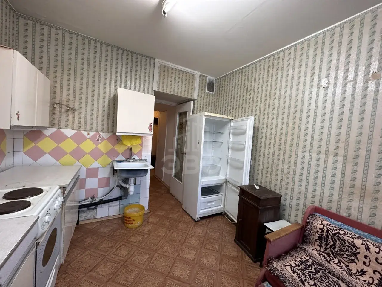 трехкомнатная квартира в Санкт-Петербурге по адресу: Тамбасова ул., 6, к 1