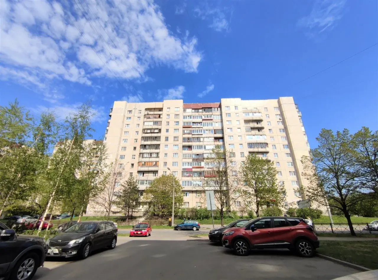 трехкомнатная квартира в Санкт-Петербурге по адресу: Вербная ул., 18, к 1, литера А