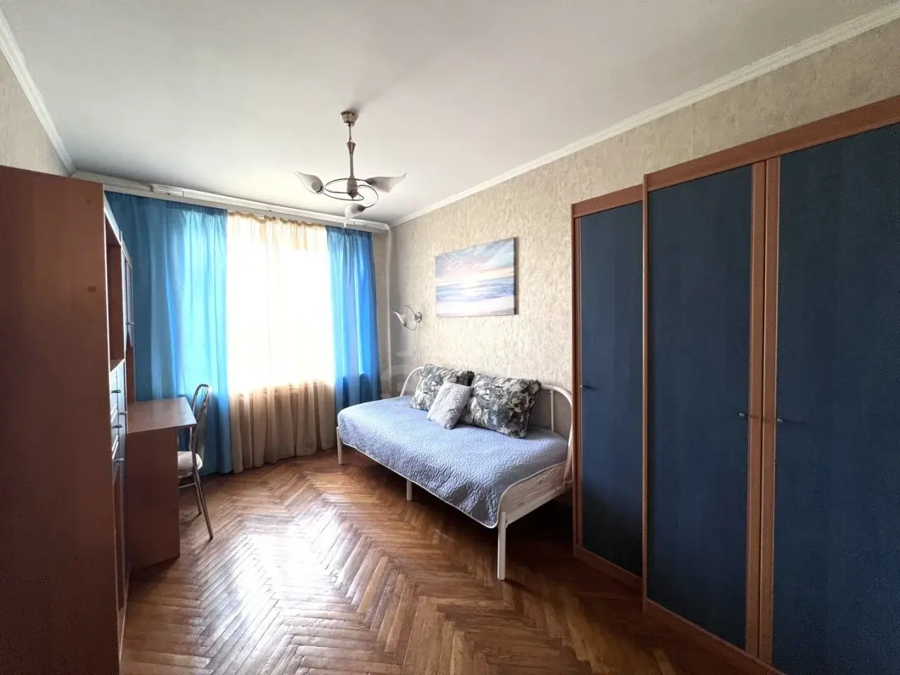 трехкомнатная квартира в Санкт-Петербурге по адресу: Лёни Голикова ул., 62
