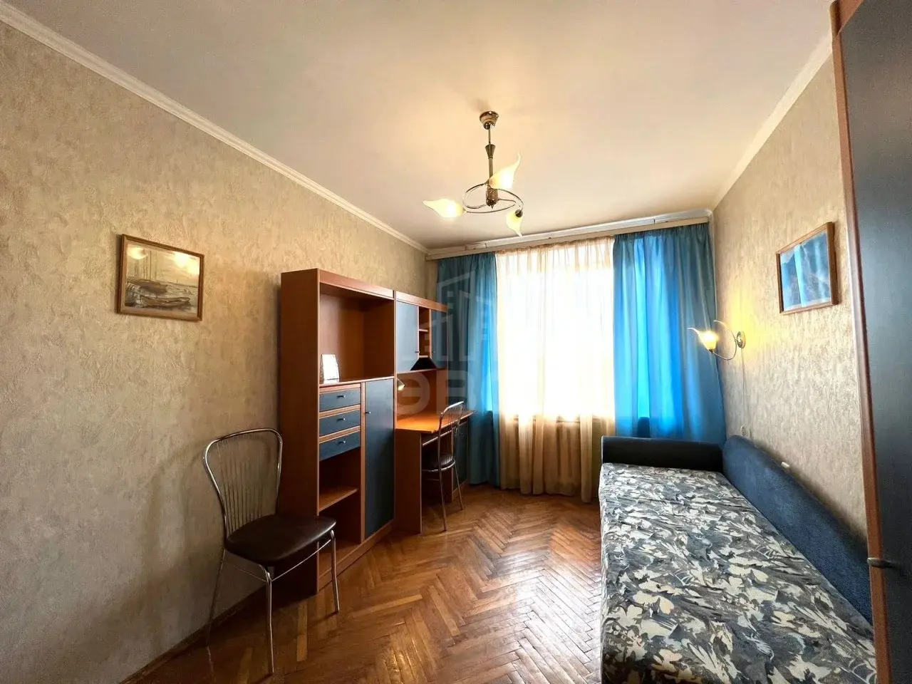 трехкомнатная квартира в Санкт-Петербурге по адресу: Лёни Голикова ул., 62