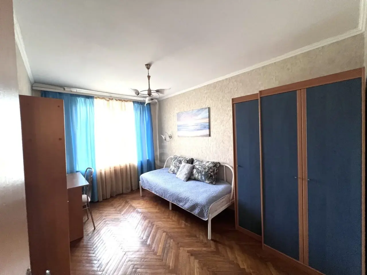 трехкомнатная квартира в Санкт-Петербурге по адресу: Лёни Голикова ул., 62