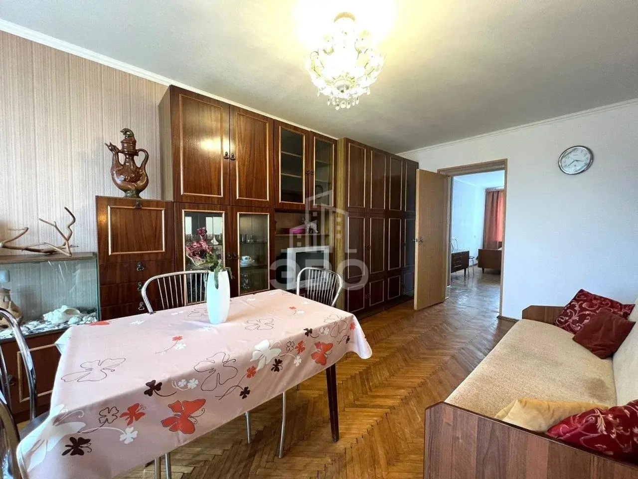 трехкомнатная квартира в Санкт-Петербурге по адресу: Лёни Голикова ул., 62