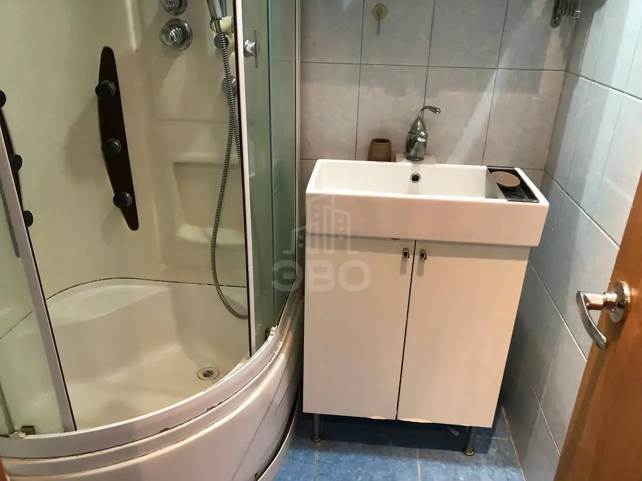 двухкомнатная квартира в Санкт-Петербурге по адресу: Космонавтов проспект, 37