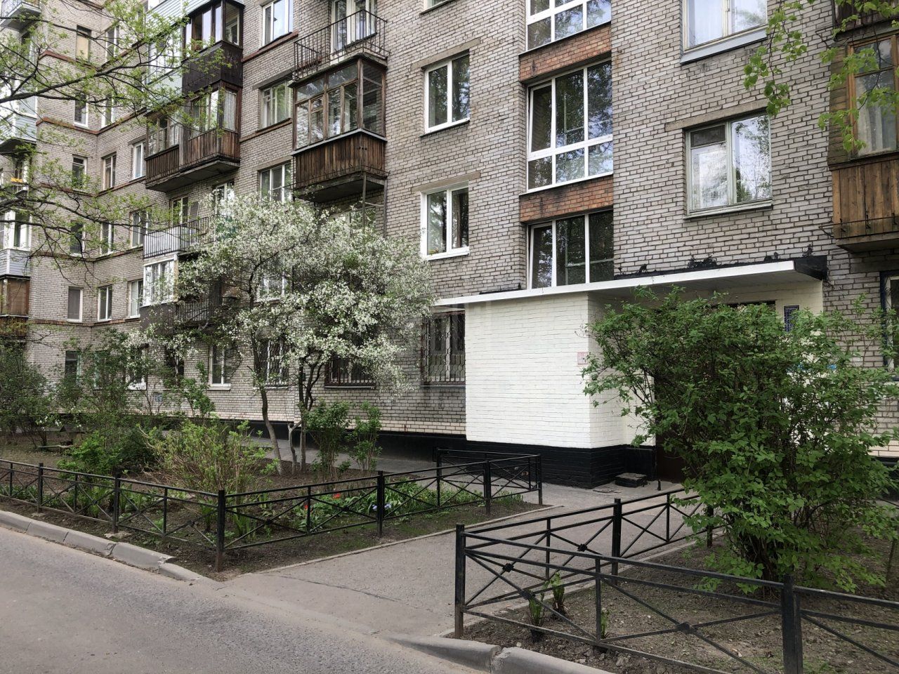 двухкомнатная квартира в Санкт-Петербурге по адресу: Народного Ополчения проспект, 141