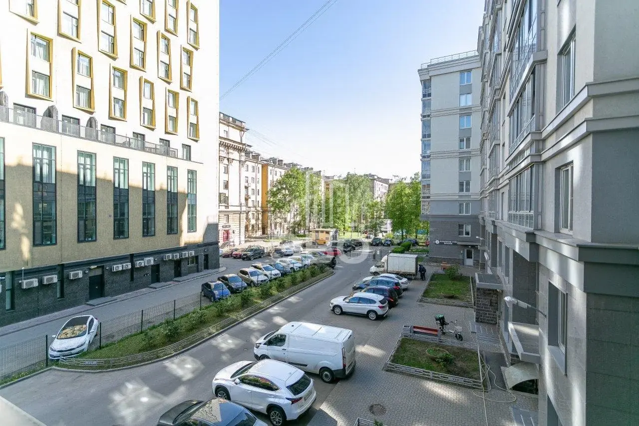четырехкомнатная квартира в Санкт-Петербурге по адресу: Московский проспект, 73, к 4