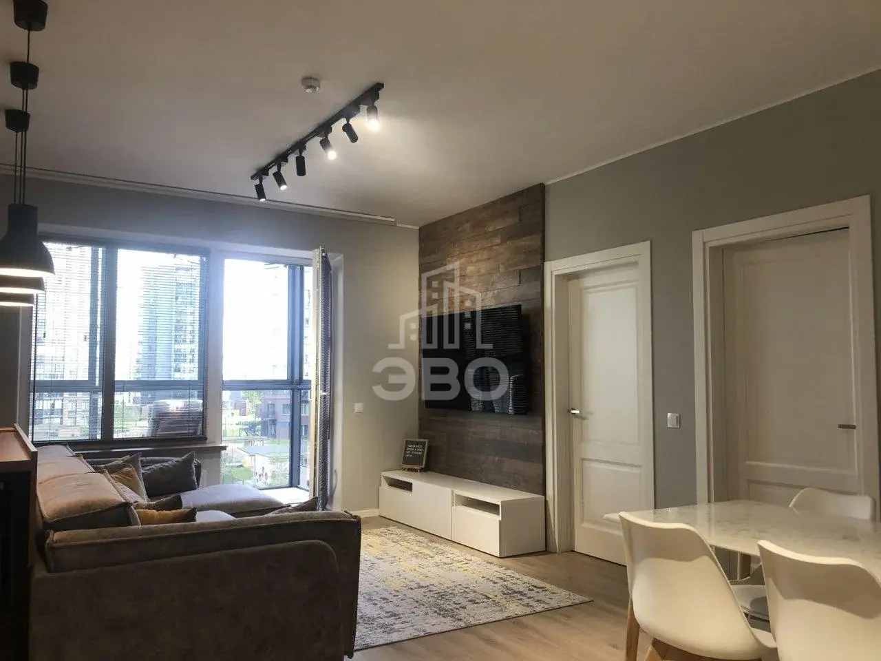 трехкомнатная квартира в Санкт-Петербурге по адресу: Магнитогорская ул., 3, к 2