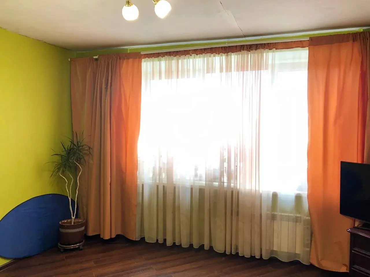 трехкомнатная квартира в Санкт-Петербурге по адресу: Крыленко ул., 15, к 2